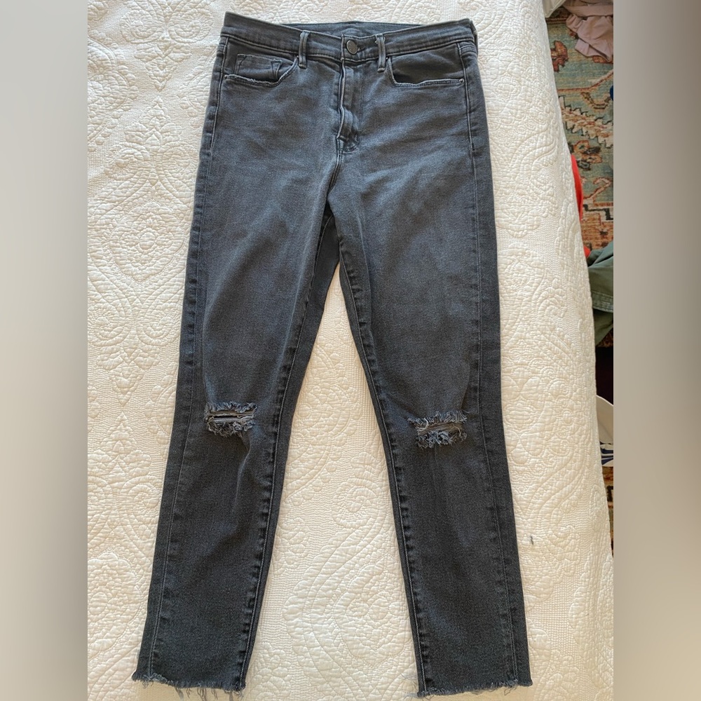 BDG high waist straight leg distressed denim 👽